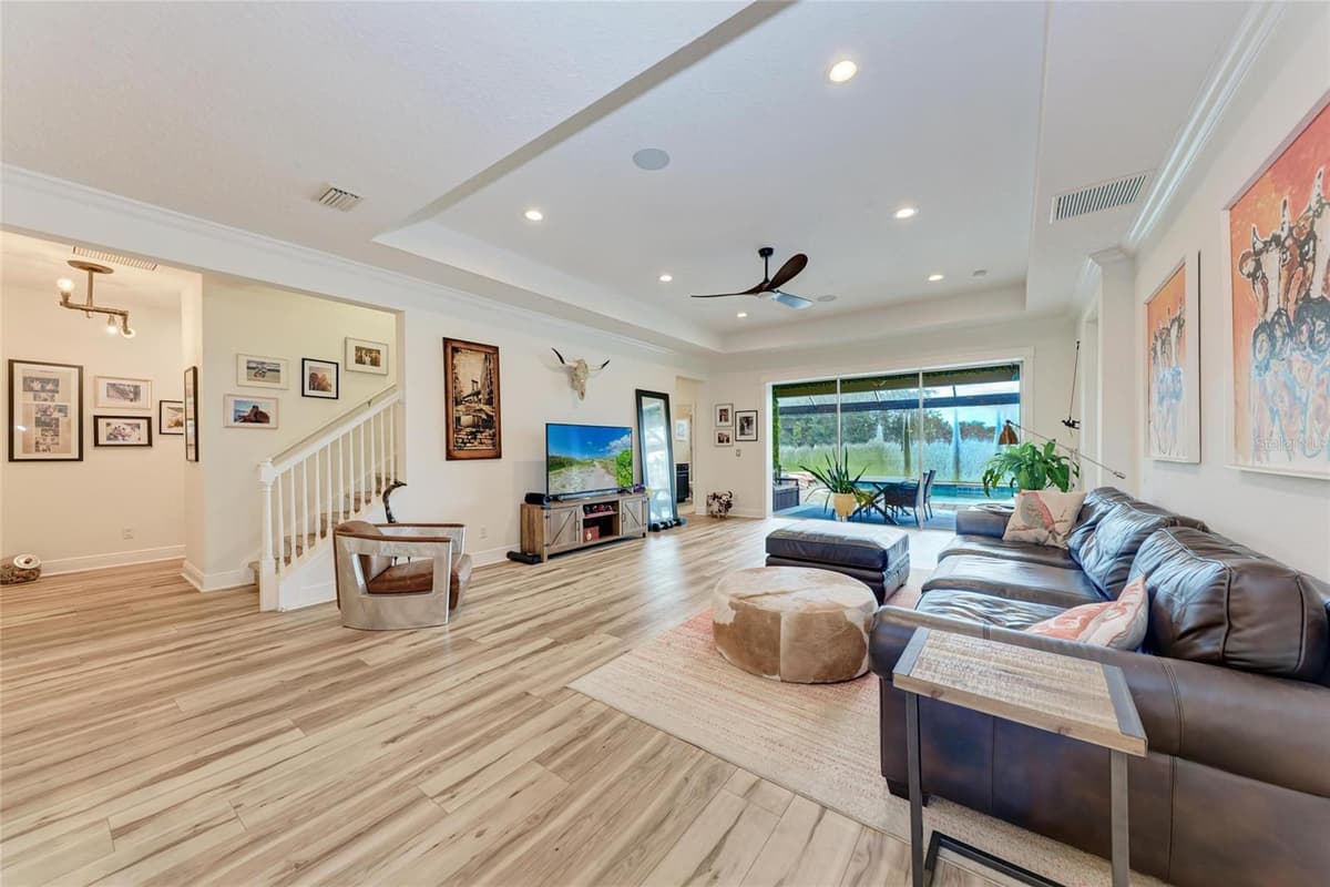 12051 FOREST PARK CIRCLE — photo 10 of 61