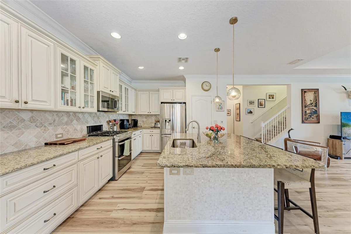 12051 FOREST PARK CIRCLE — photo 15 of 61
