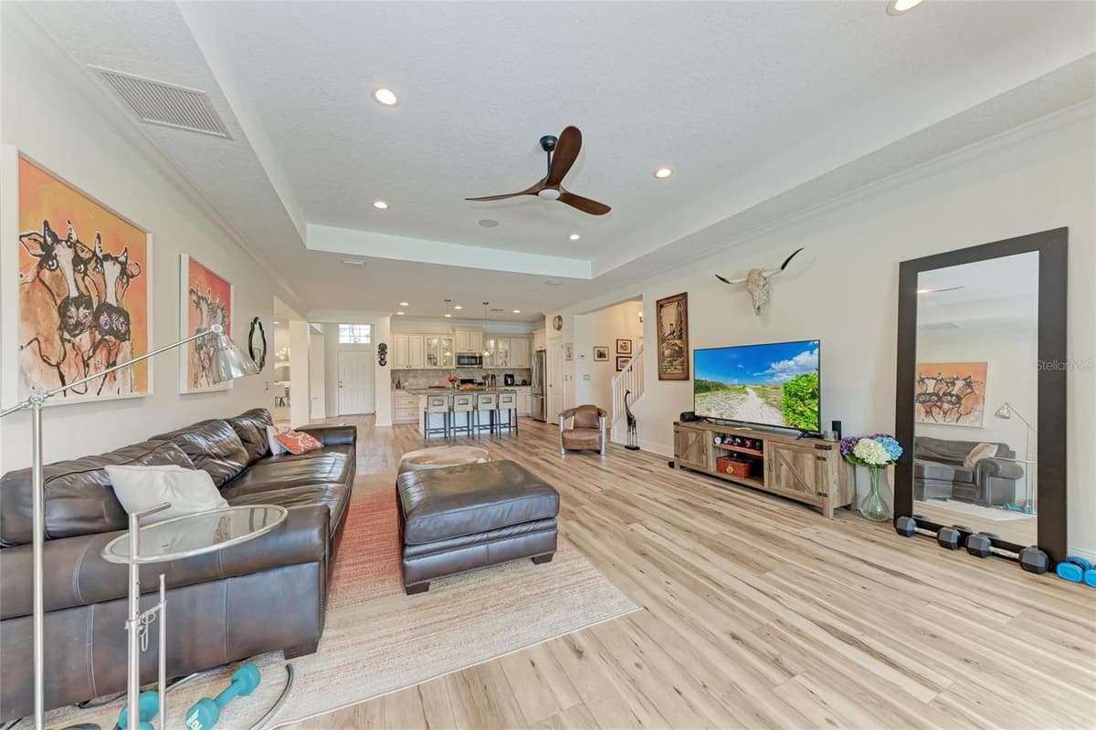 12051 FOREST PARK CIRCLE — photo 12 of 61