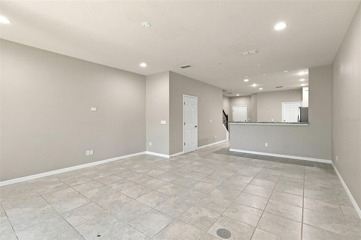 1236 PAVIA DRIVE — photo 8 of 29