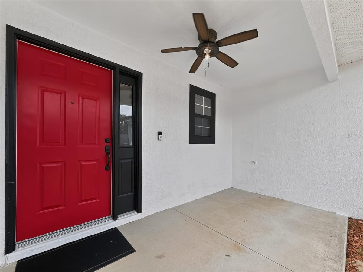 370 CARRIAGE LANE — photo 3 of 37