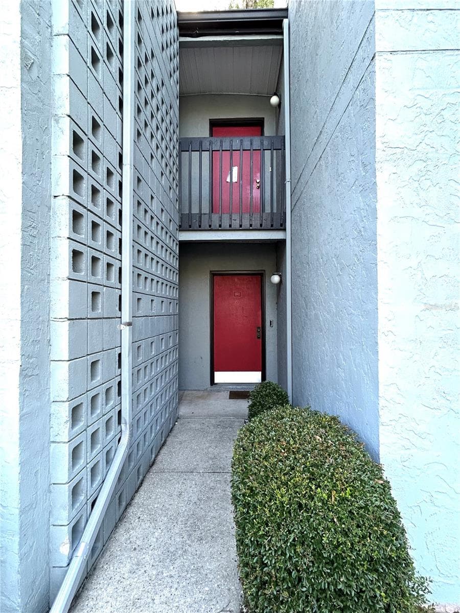 407 NW 39TH RD — photo 3 of 30