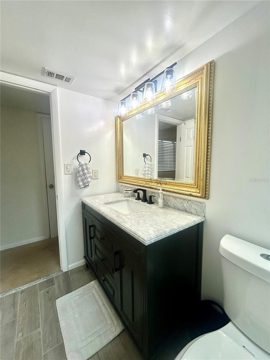 407 NW 39TH RD — photo 9 of 30