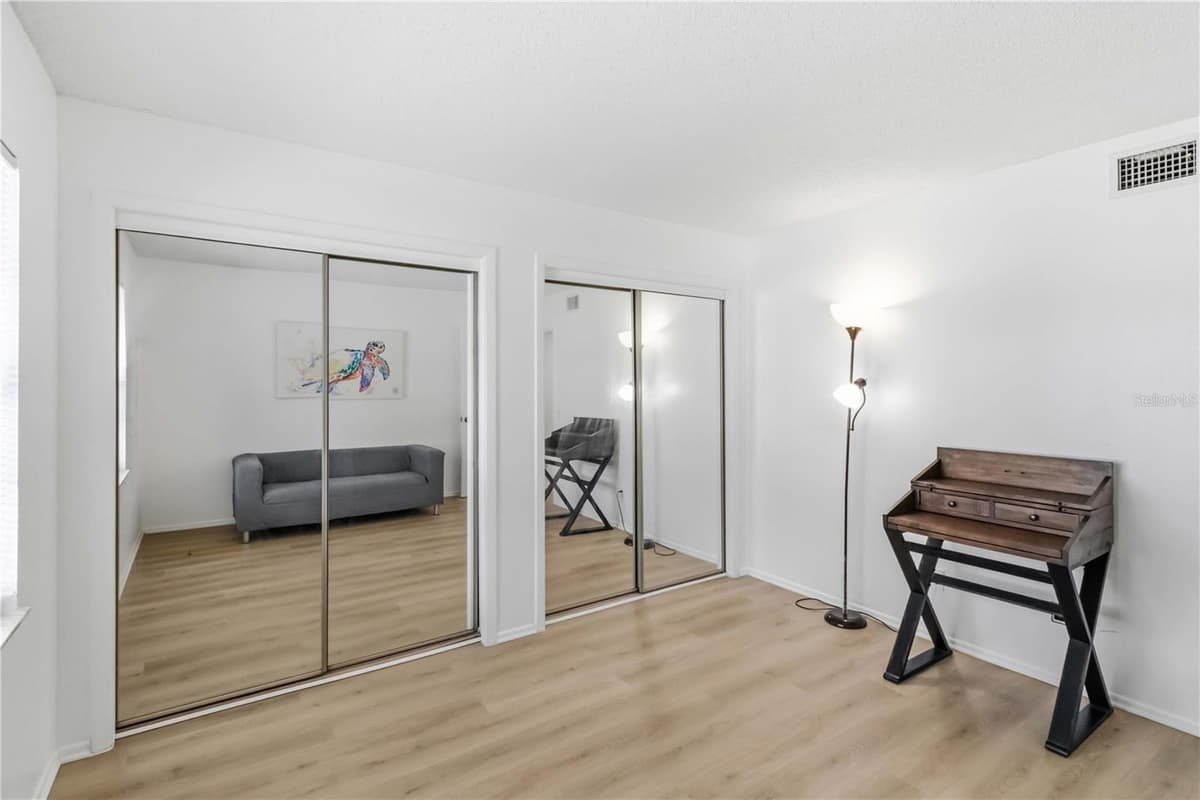 14462 REUTER STRASSE CIRCLE — photo 14 of 24