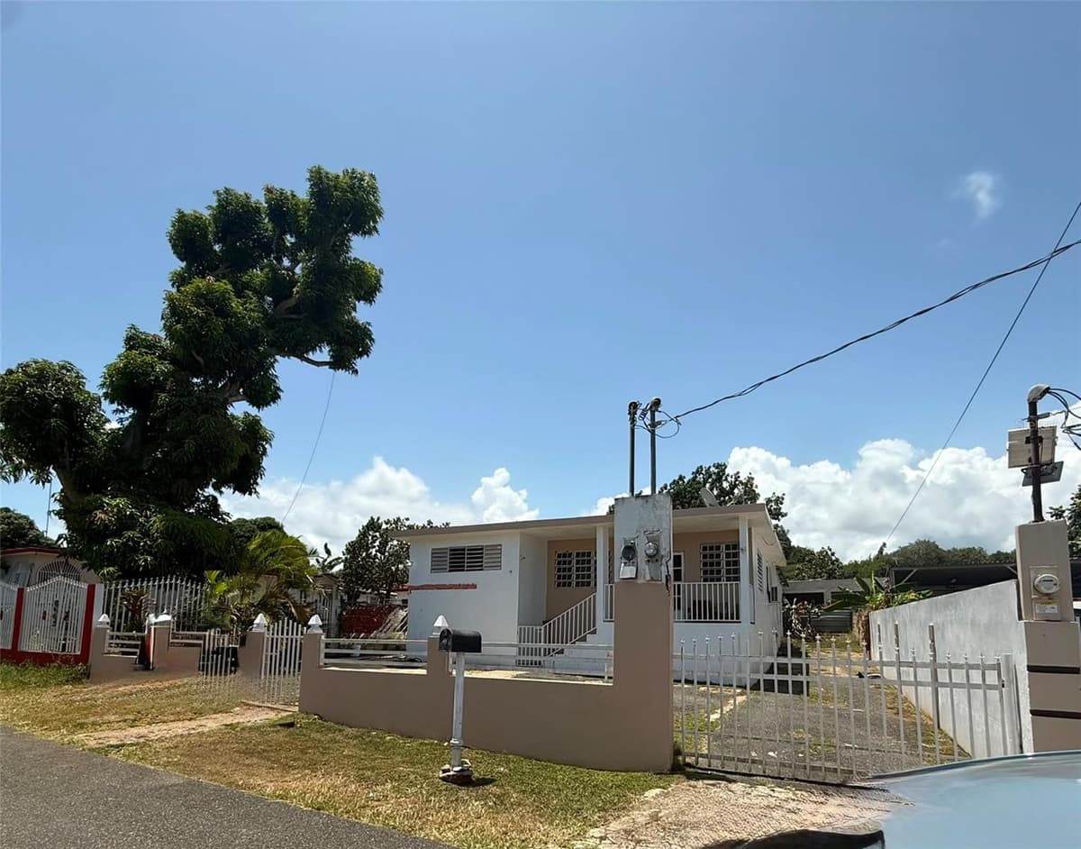 Calle Los Cedros URB. BRISAS DE LLANADAS, CALLE LOS CEDROS #24 — photo 2 of 2