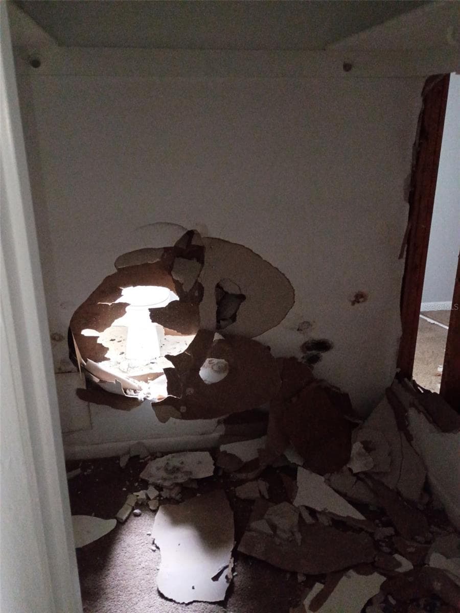7272 BALBOA DRIVE — photo 12 of 16