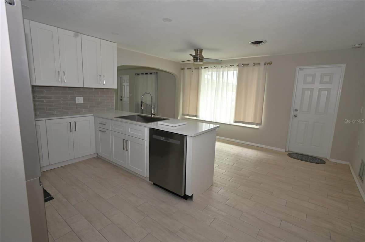 1620 MORNING DOVE LANE — photo 16 of 39
