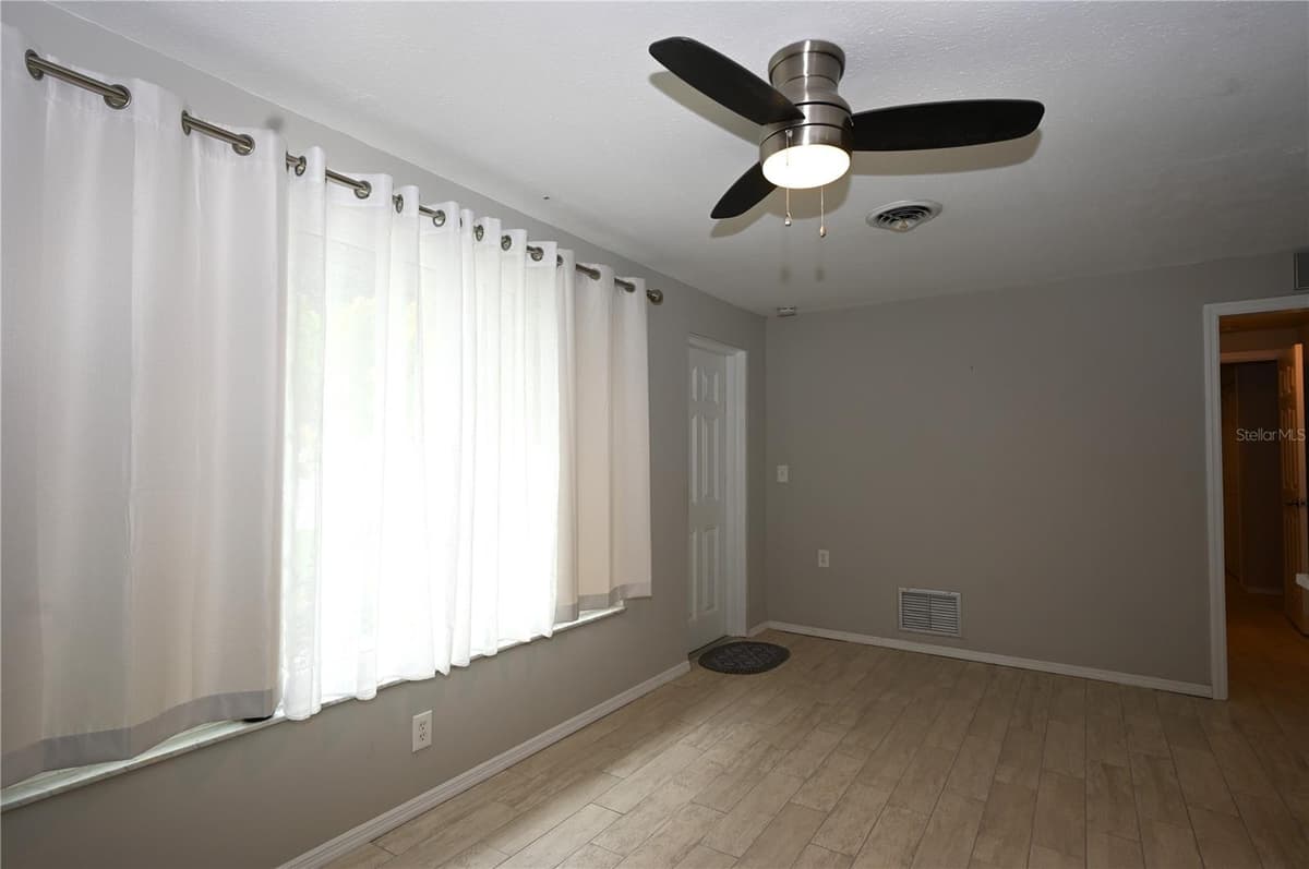 1620 MORNING DOVE LANE — photo 4 of 39