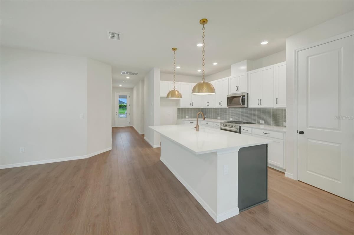 5024 CHAPEL ROW AVENUE — photo 4 of 34