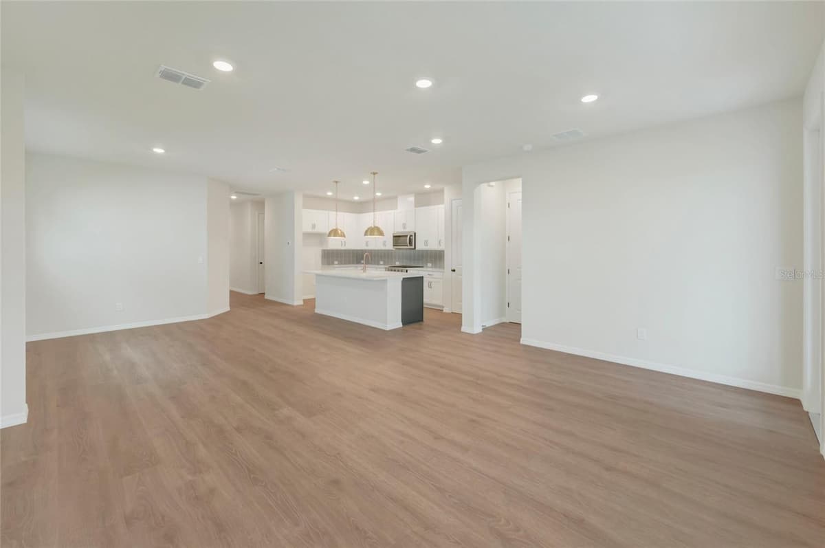 5024 CHAPEL ROW AVENUE — photo 9 of 34