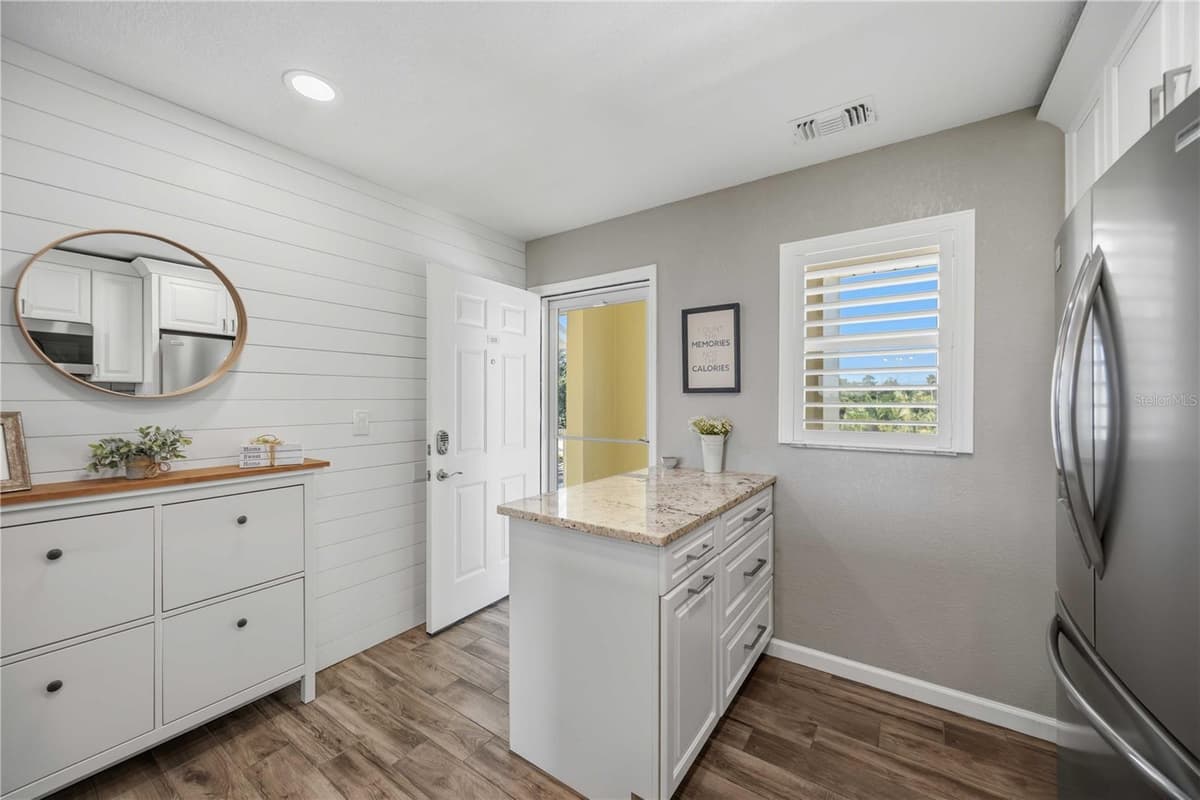 406 CERROMAR CIRCLE — photo 6 of 61
