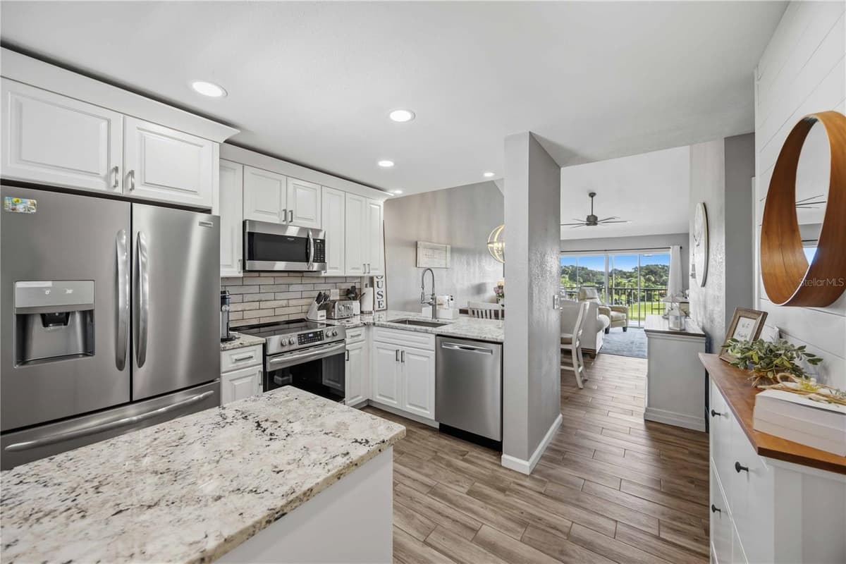 406 CERROMAR CIRCLE — photo 9 of 61