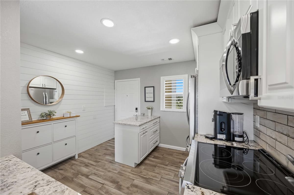 406 CERROMAR CIRCLE — photo 7 of 61