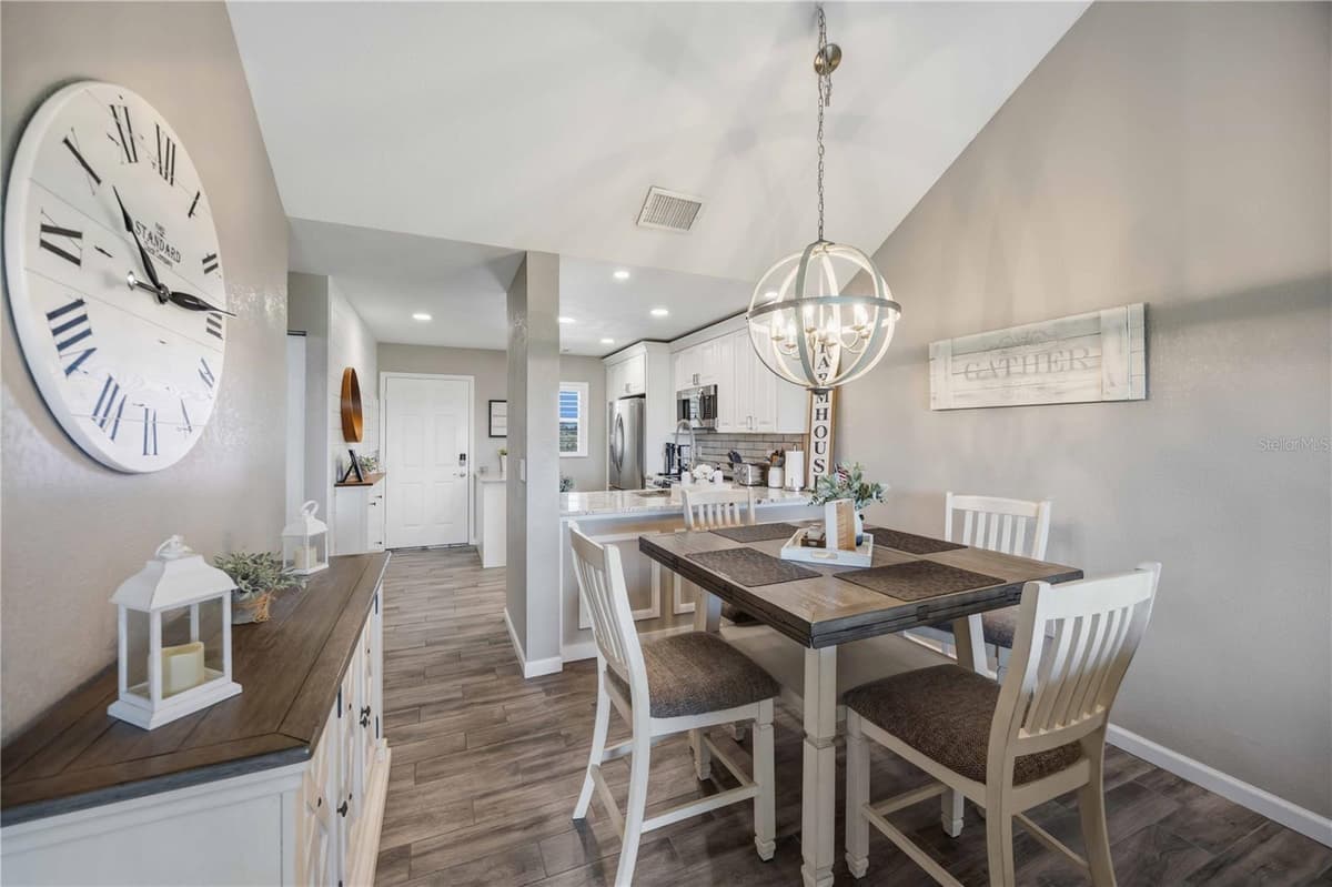 406 CERROMAR CIRCLE — photo 14 of 61