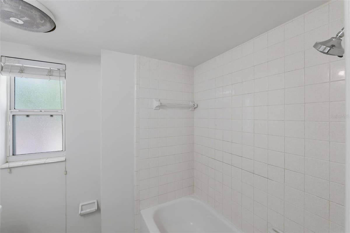 3030 1/2 5TH STREET — photo 4 of 7