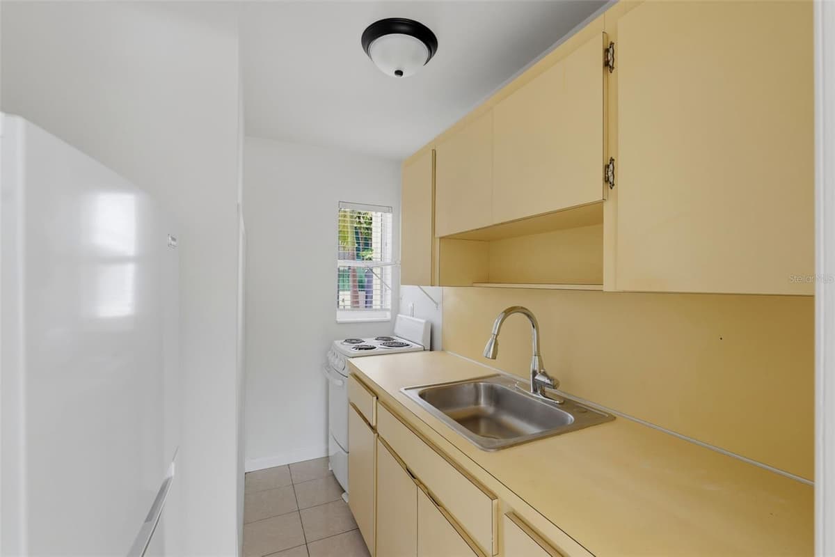 3030 1/2 5TH STREET — photo 5 of 7