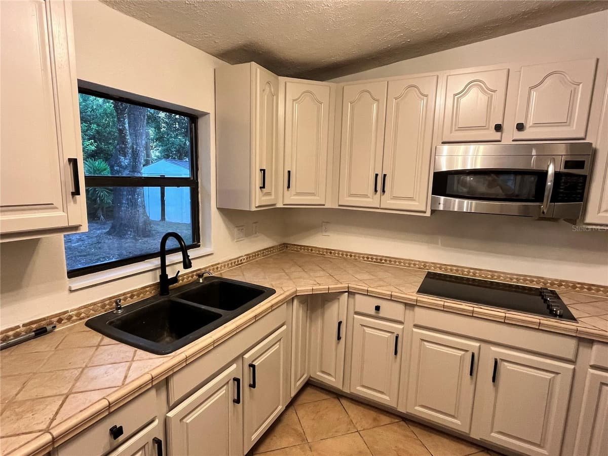 6610 BYWOOD DRIVE — photo 4 of 20