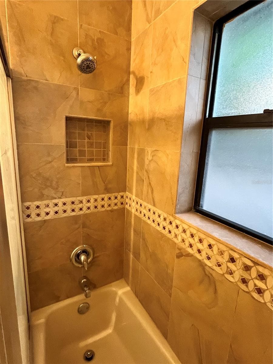 6610 BYWOOD DRIVE — photo 11 of 20