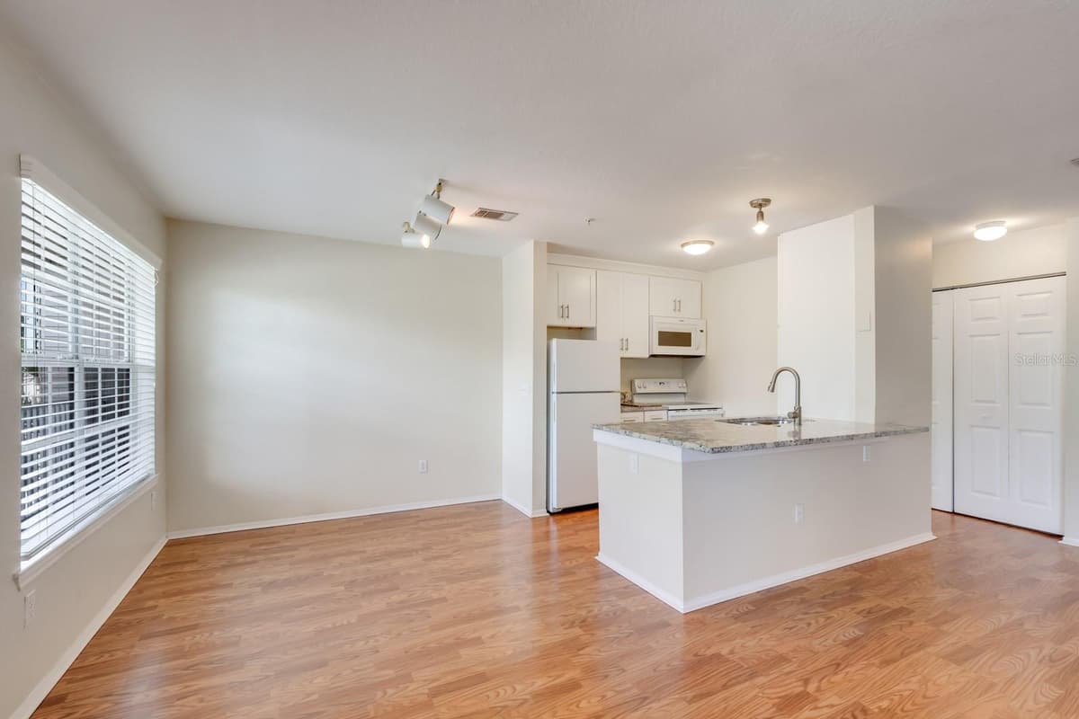 850 TAMIAMI TRAIL — photo 8 of 40