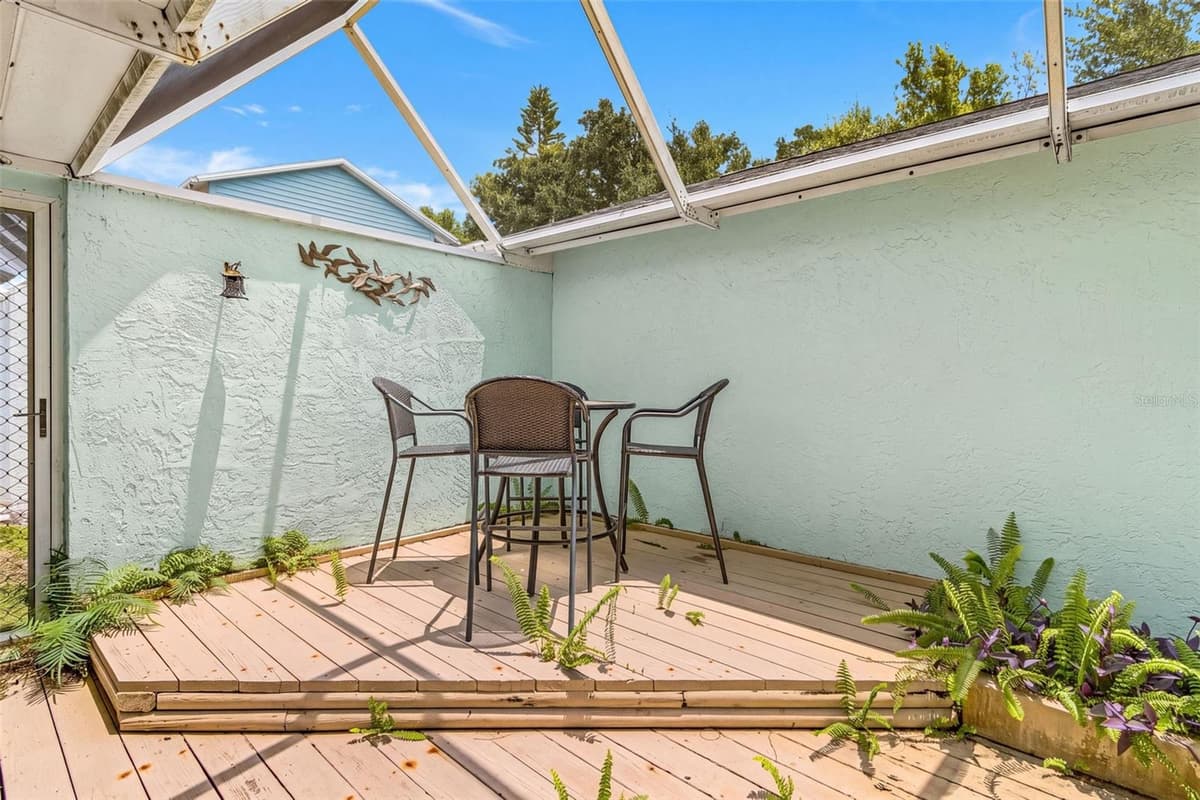 13721 MARKHAM LANE — photo 22 of 25