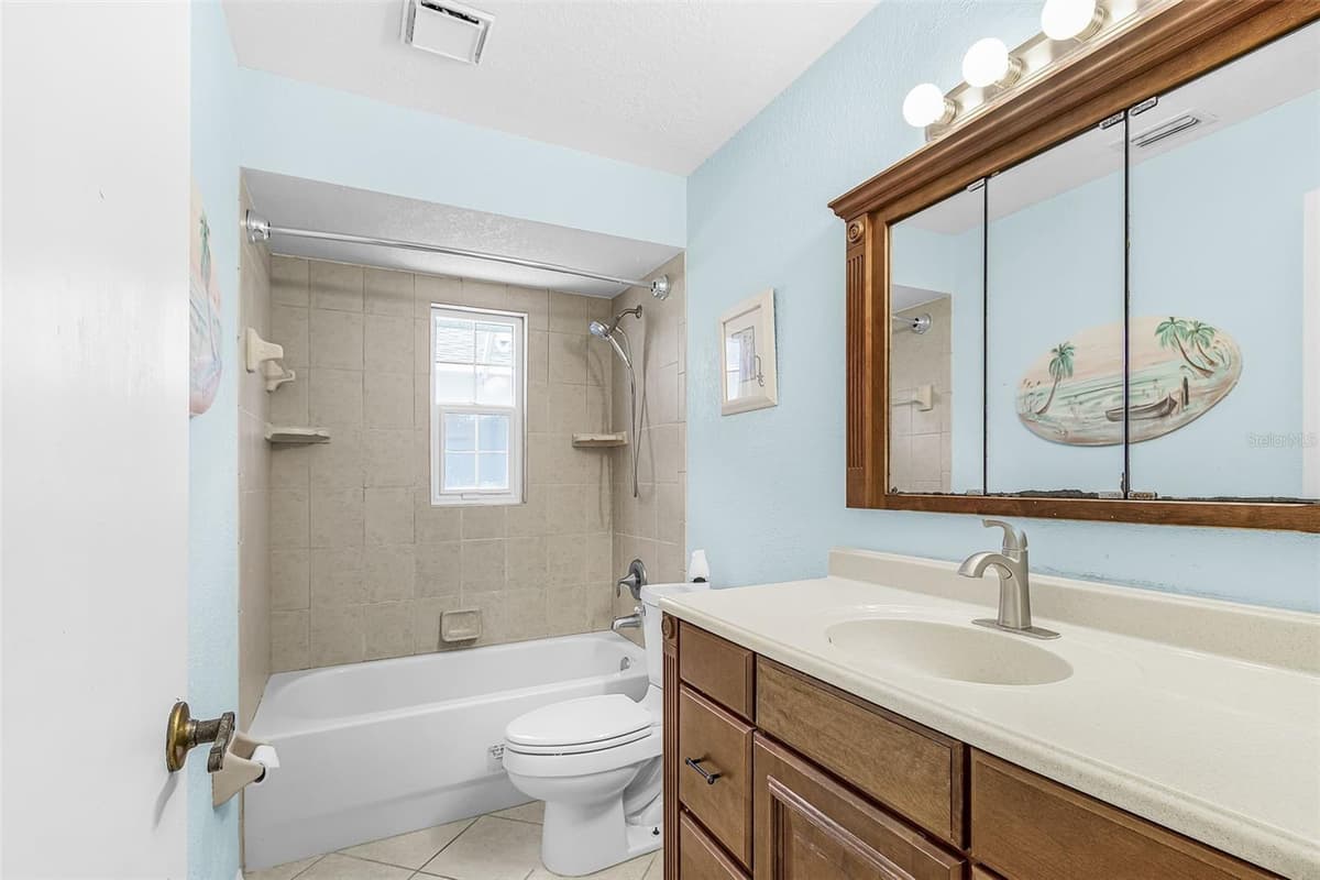 13721 MARKHAM LANE — photo 11 of 25