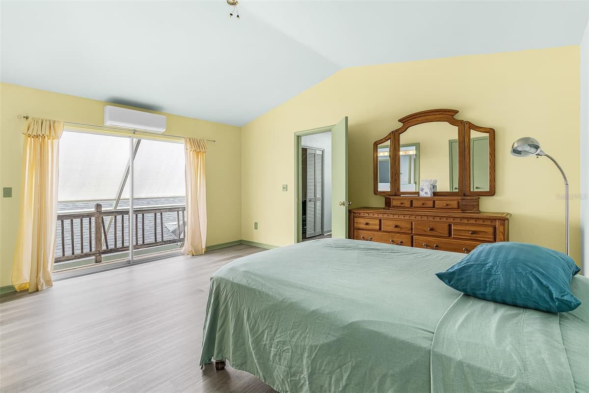 13721 MARKHAM LANE — photo 17 of 25