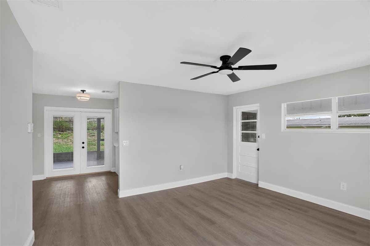 3413 PARIS PLACE — photo 3 of 22