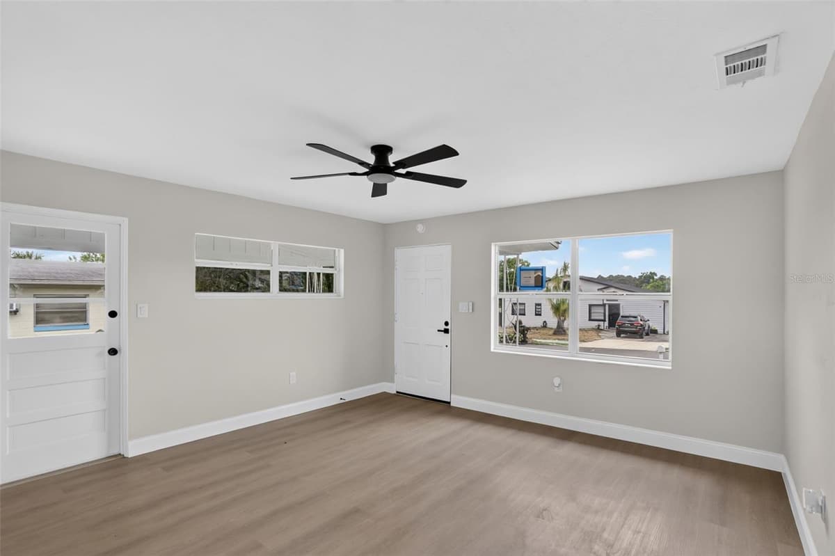 3413 PARIS PLACE — photo 4 of 22