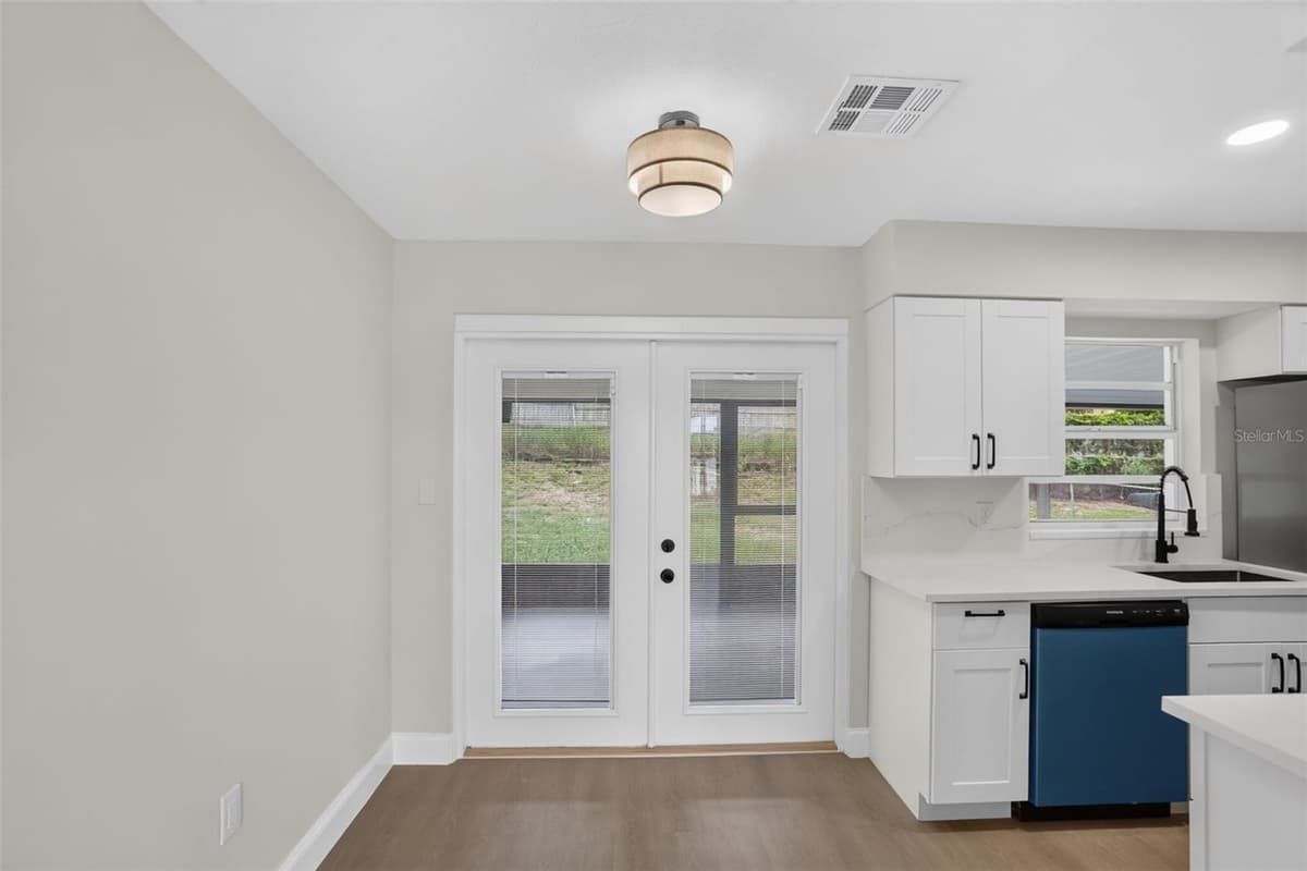 3413 PARIS PLACE — photo 5 of 22