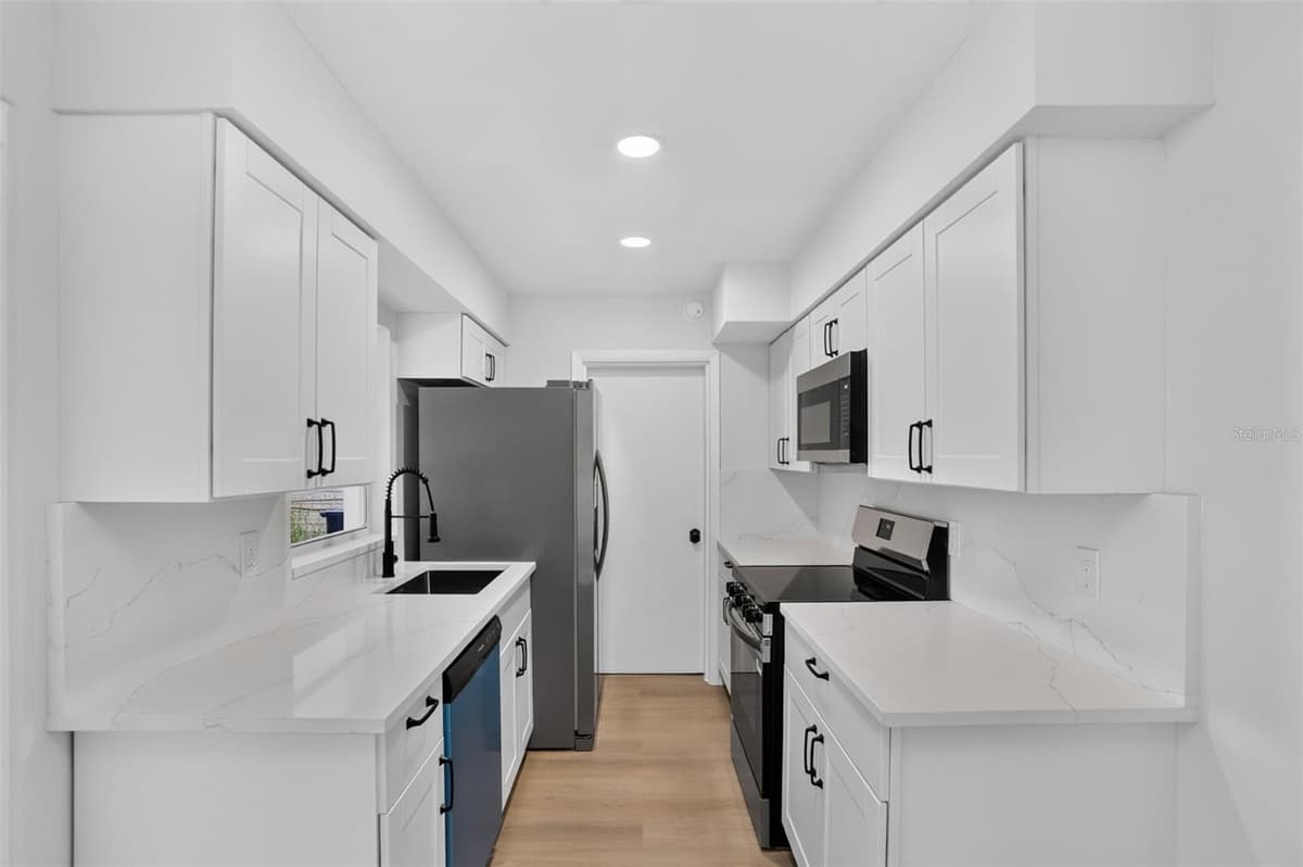 3413 PARIS PLACE — photo 7 of 22