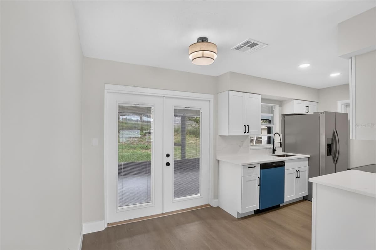 3413 PARIS PLACE — photo 6 of 22