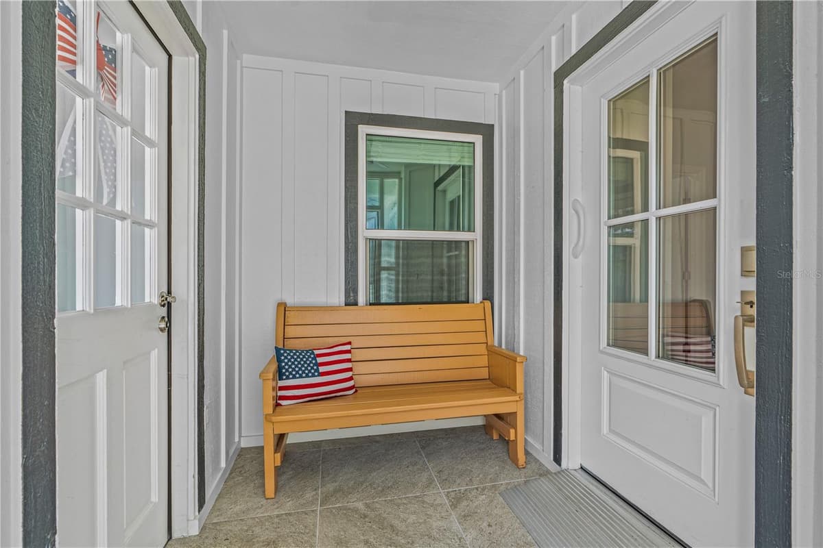 762 PINE SHORES CIRCLE — photo 4 of 43