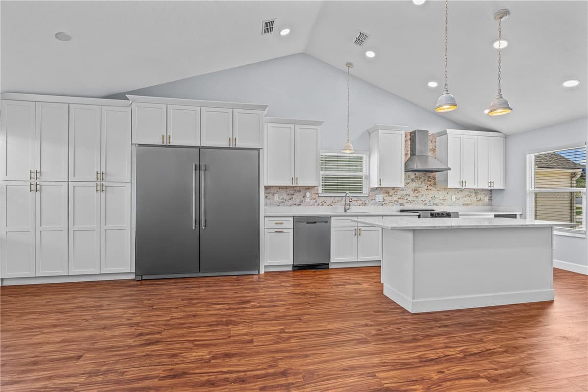 762 PINE SHORES CIRCLE — photo 8 of 43