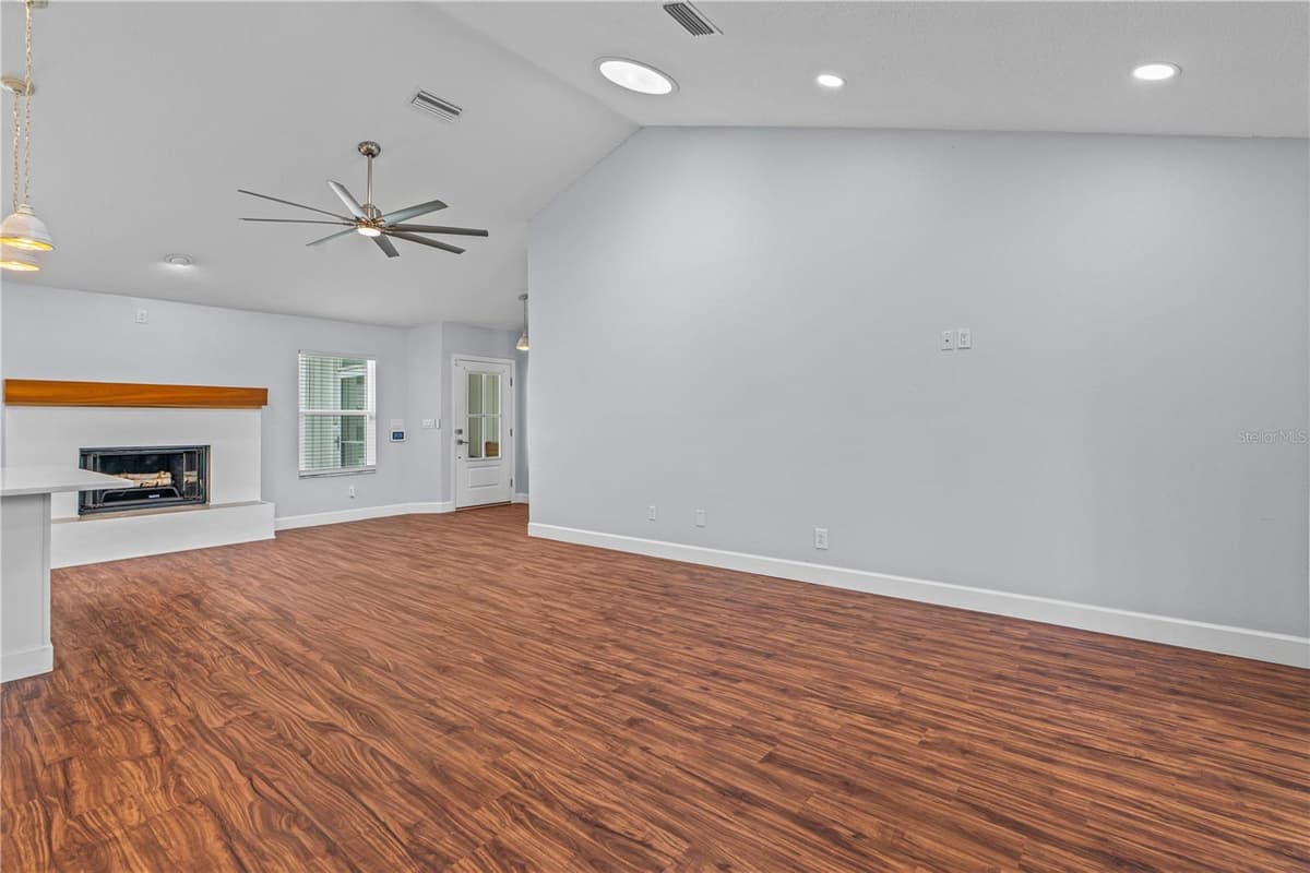 762 PINE SHORES CIRCLE — photo 15 of 43