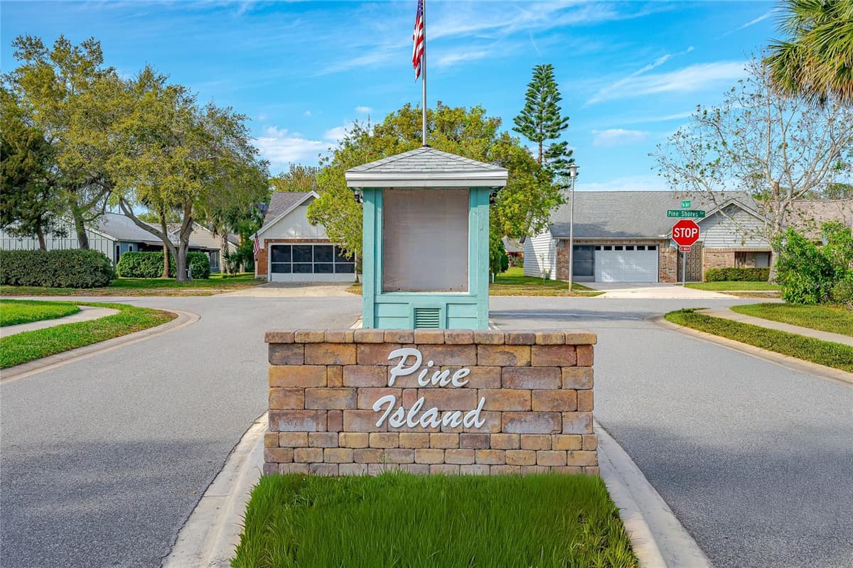 762 PINE SHORES CIRCLE — photo 40 of 43