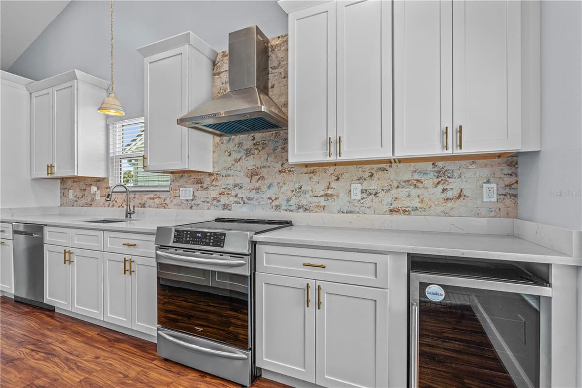 762 PINE SHORES CIRCLE — photo 10 of 43