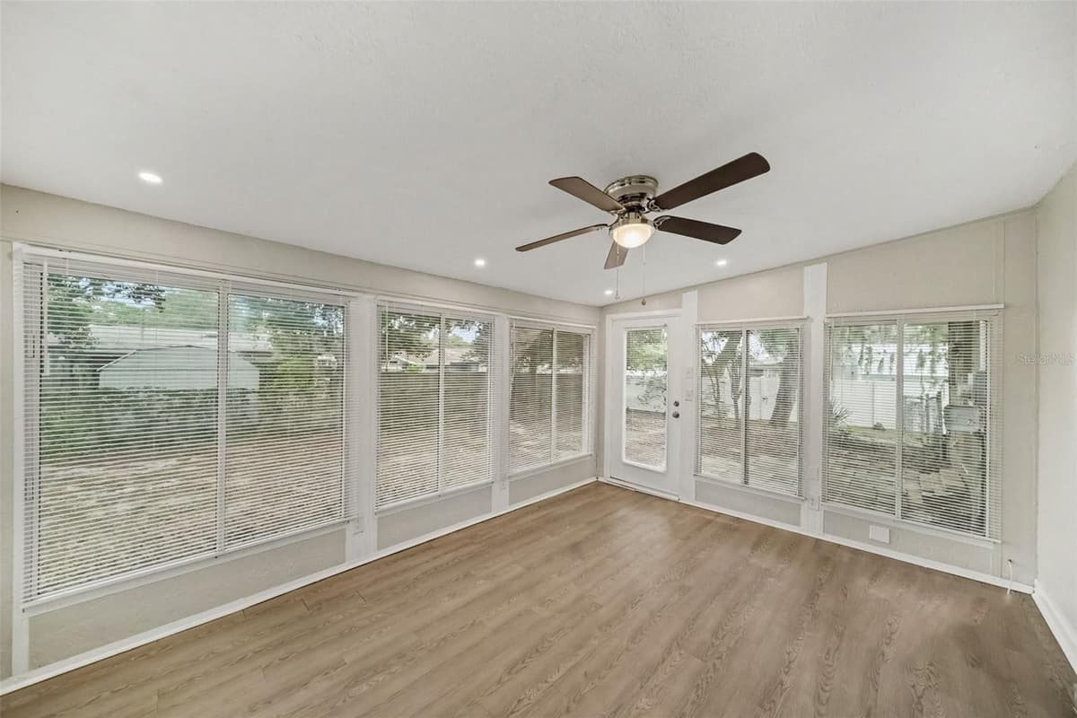 6925 TREEHAVEN DRIVE — photo 11 of 22