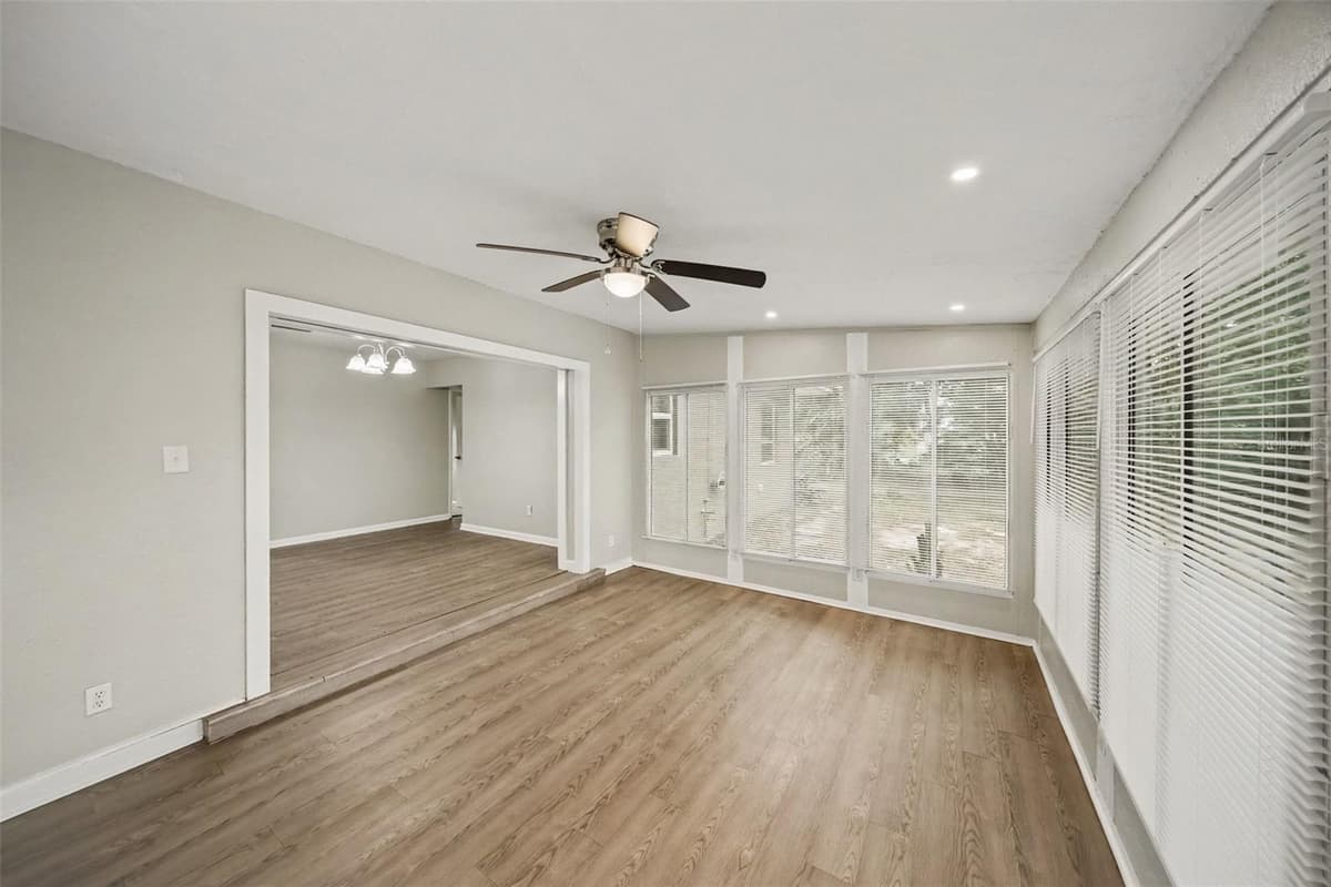 6925 TREEHAVEN DRIVE — photo 10 of 22