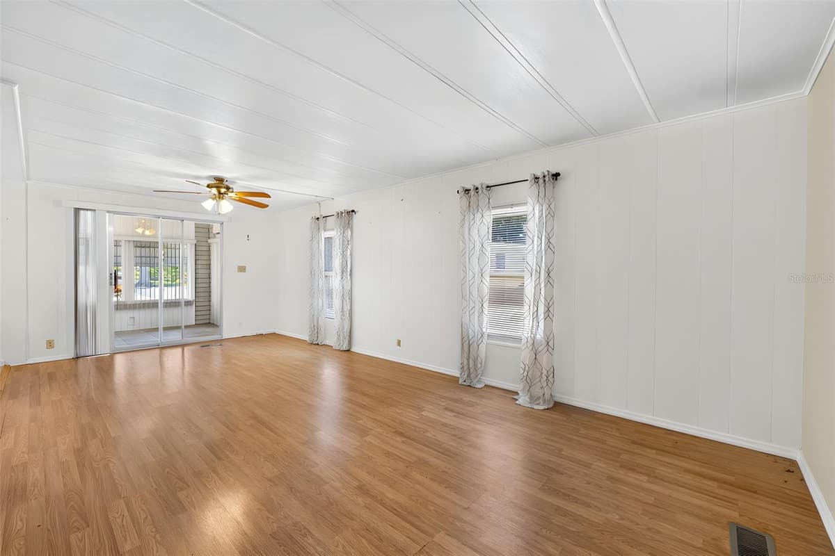 12501 ULMERTON ROAD — photo 6 of 32