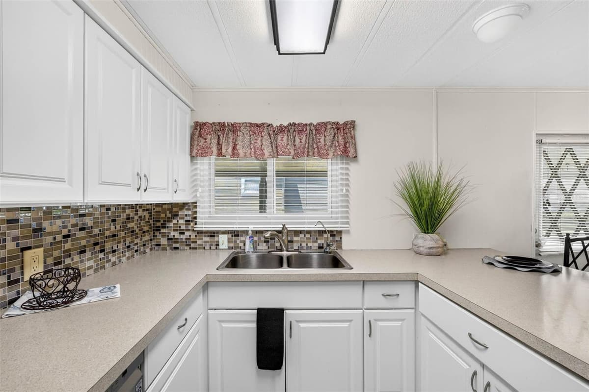 12501 ULMERTON ROAD — photo 11 of 32