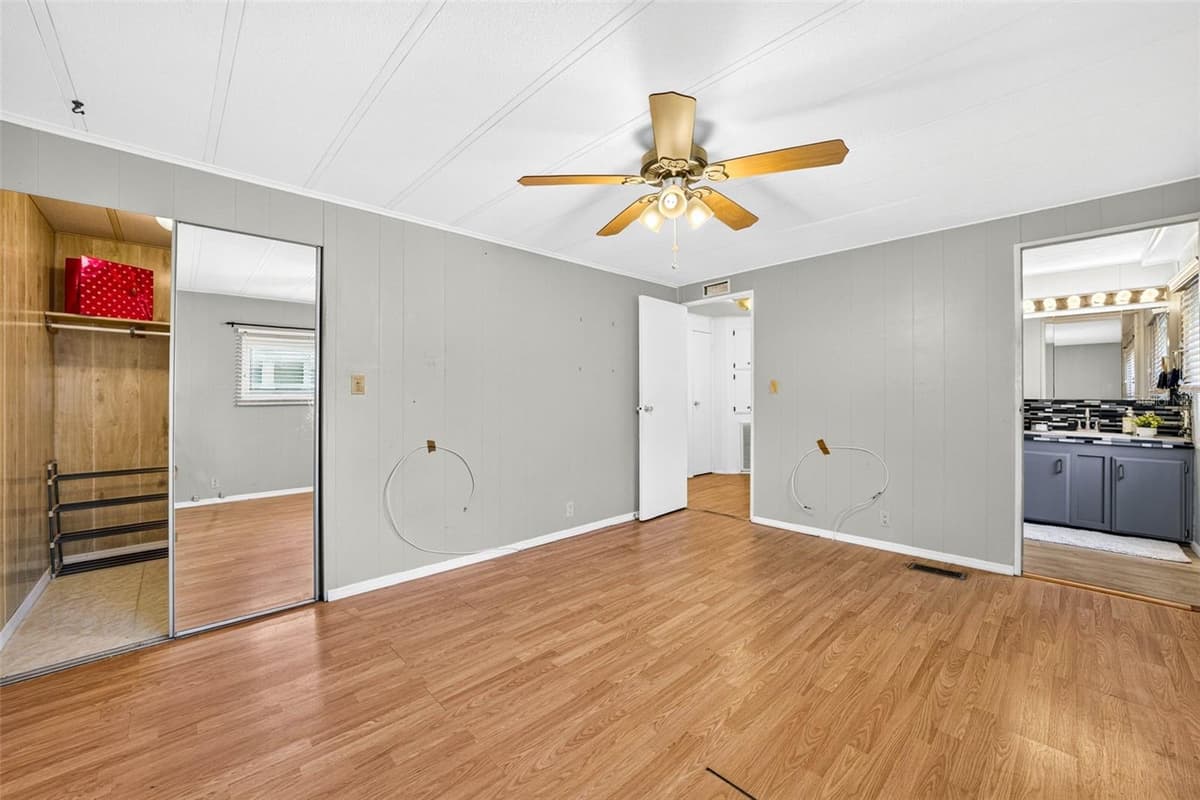 12501 ULMERTON ROAD — photo 21 of 32