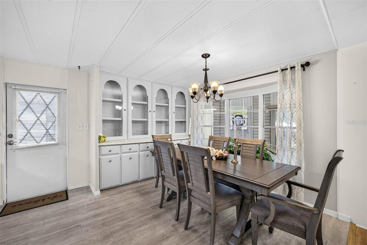 12501 ULMERTON ROAD — photo 7 of 32