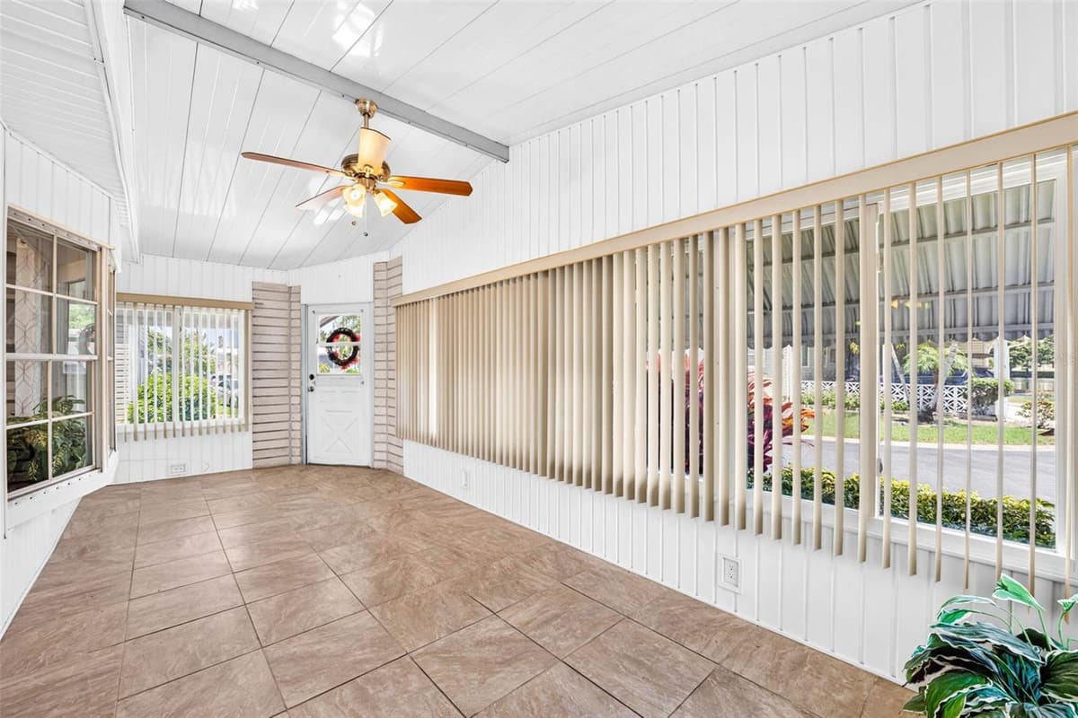 12501 ULMERTON ROAD — photo 15 of 32