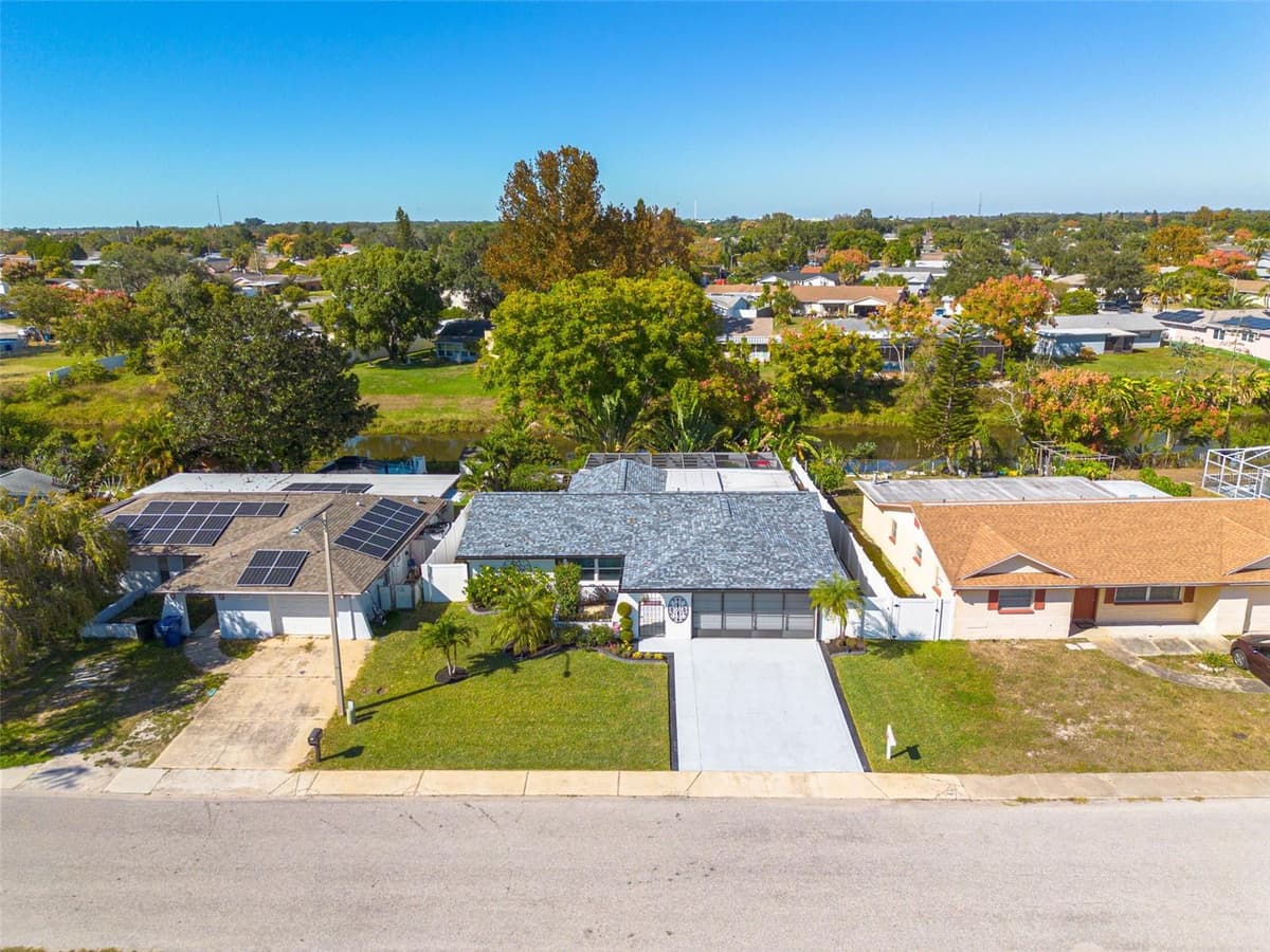 7239 VIENNA LANE — photo 4 of 33