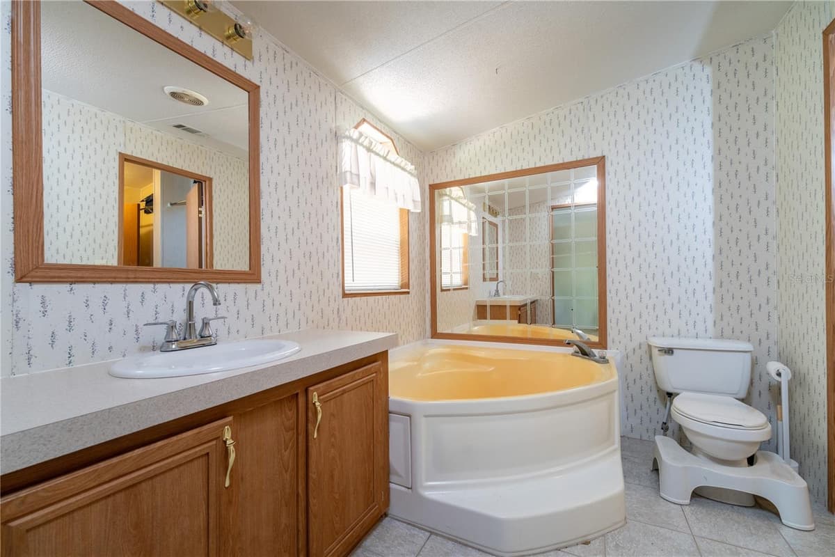 11934 CR 656H — photo 13 of 25