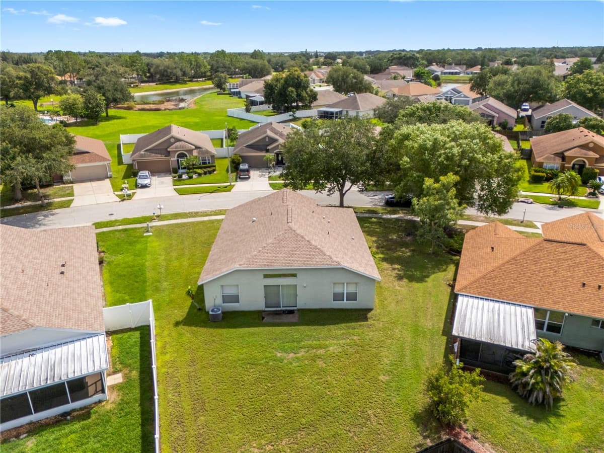 10234 HUNTERS HAVEN BOULEVARD — photo 41 of 44