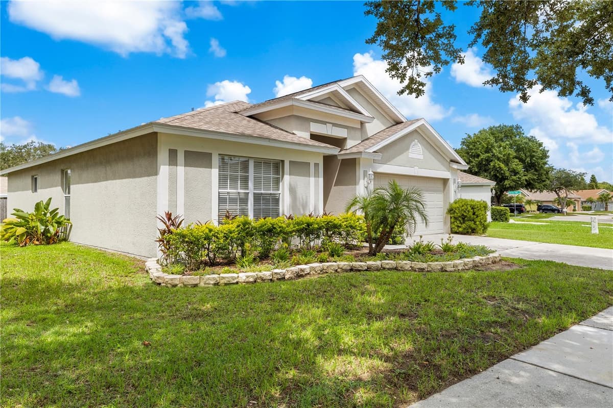 10234 HUNTERS HAVEN BOULEVARD — photo 4 of 44