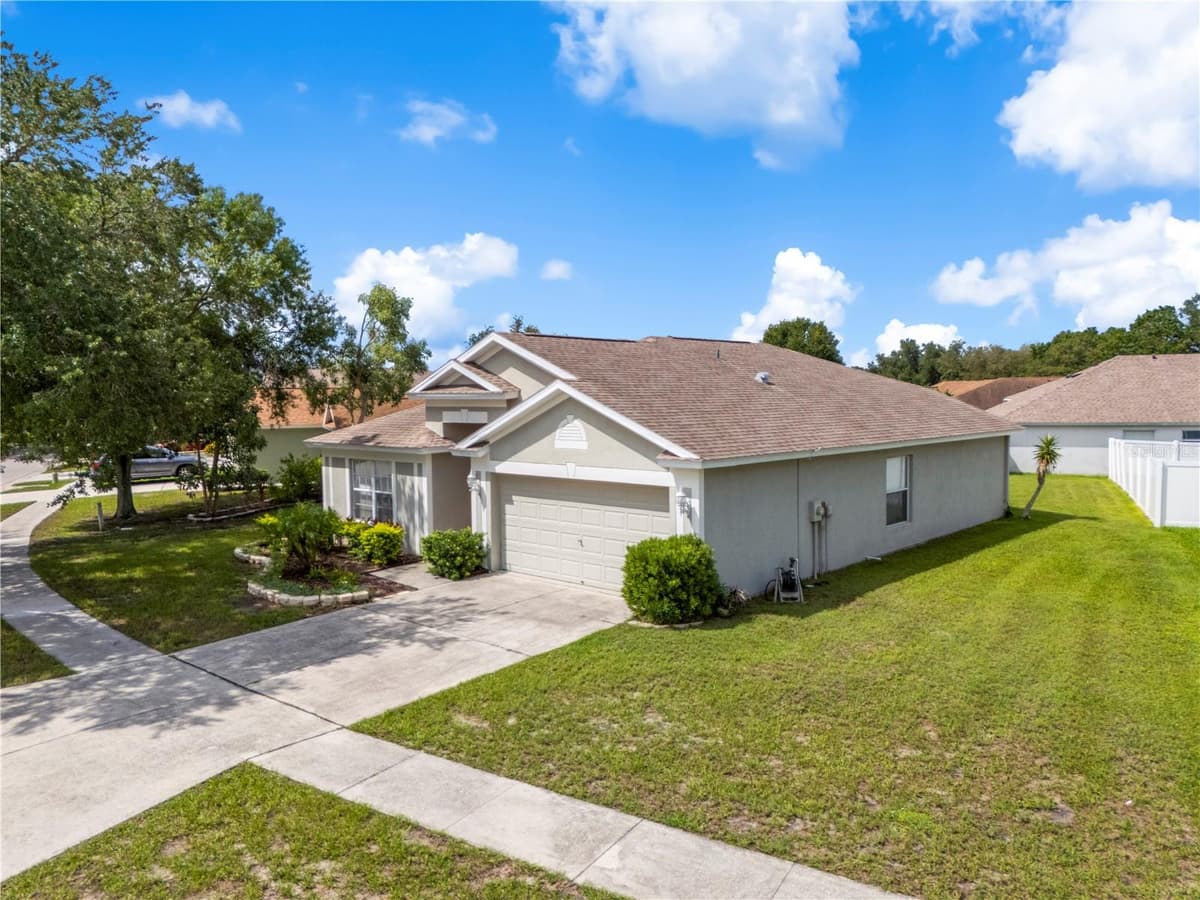 10234 HUNTERS HAVEN BOULEVARD — photo 36 of 44