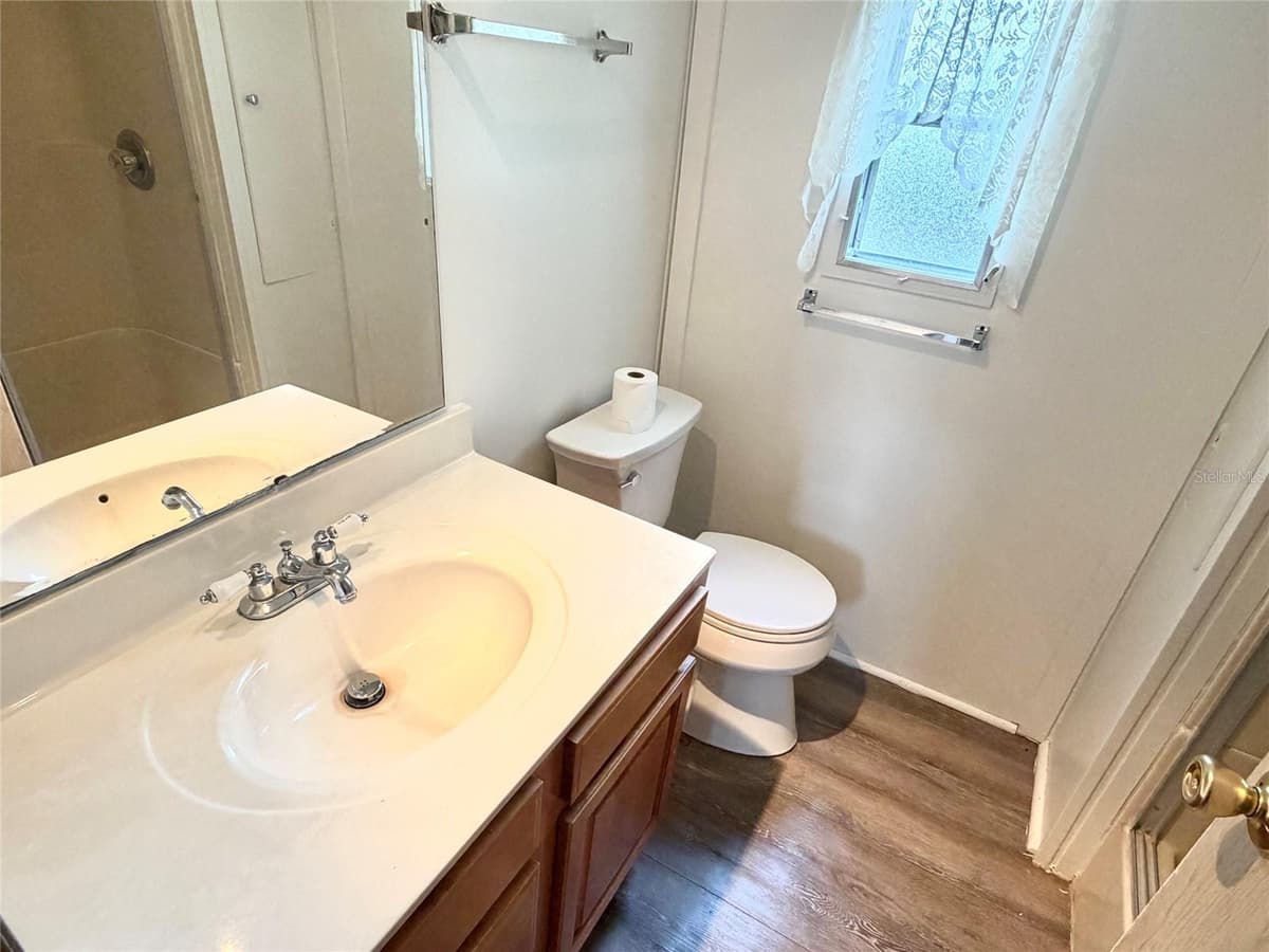 5562 LANSING DRIVE — photo 17 of 18