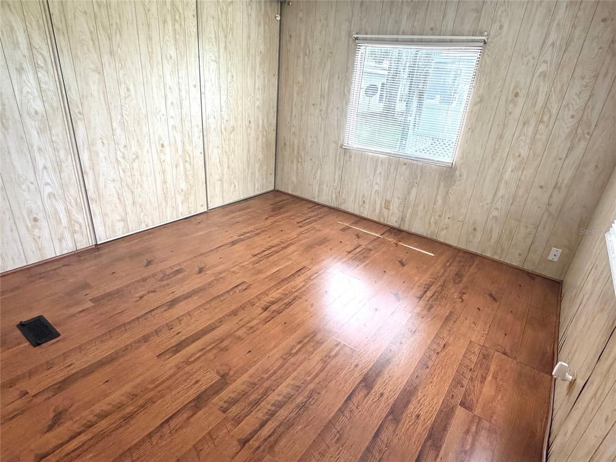 5562 LANSING DRIVE — photo 14 of 18